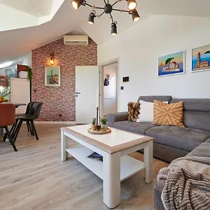 https://apartment-ana-marija-trogir.splithotels.org